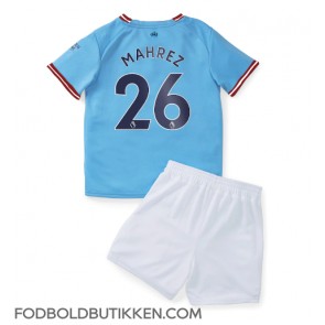 Manchester City Riyad Mahrez #26 Hjemmebanetrøje Børn 2022-23 Kortærmet (+ Korte bukser)